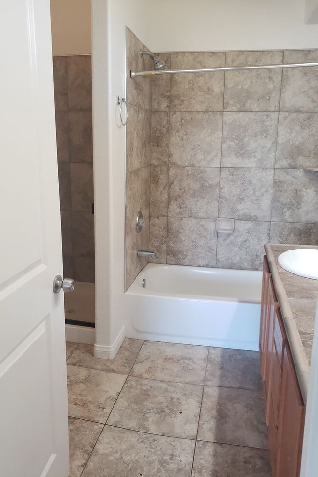 Building Photo - COMING SOON 4 bed 2 bath home in Upper Friendly Hills Area