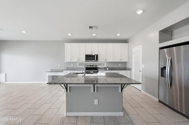 Building Photo - 1692 W Aztec Dr