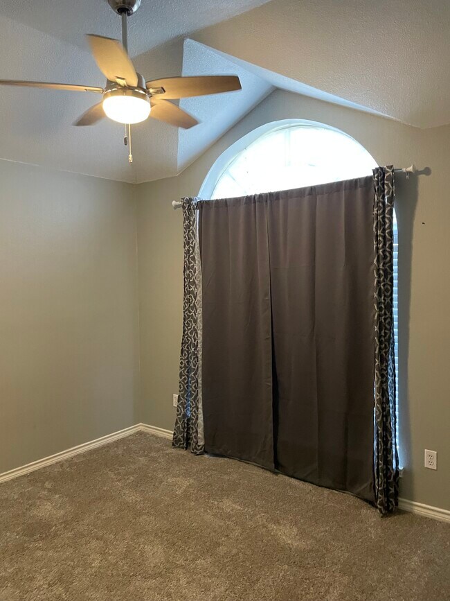 Upstairs Bedroo - 6902 Wilhelmina Dr