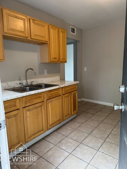 Interior Photo - Hampton Avenue Apartments