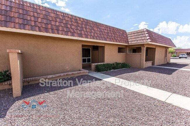 Building Photo - 427 W Pontiac Dr