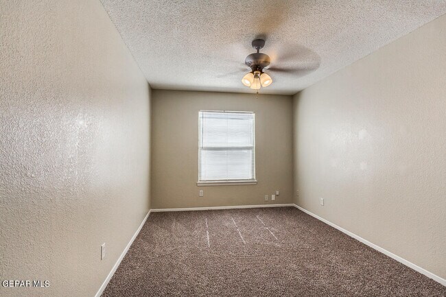 Building Photo - 6104 La Posta Dr