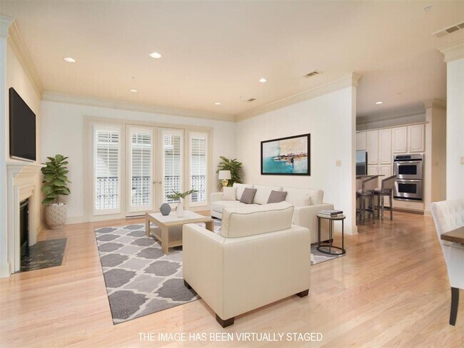 Building Photo - 2848 Woodside St