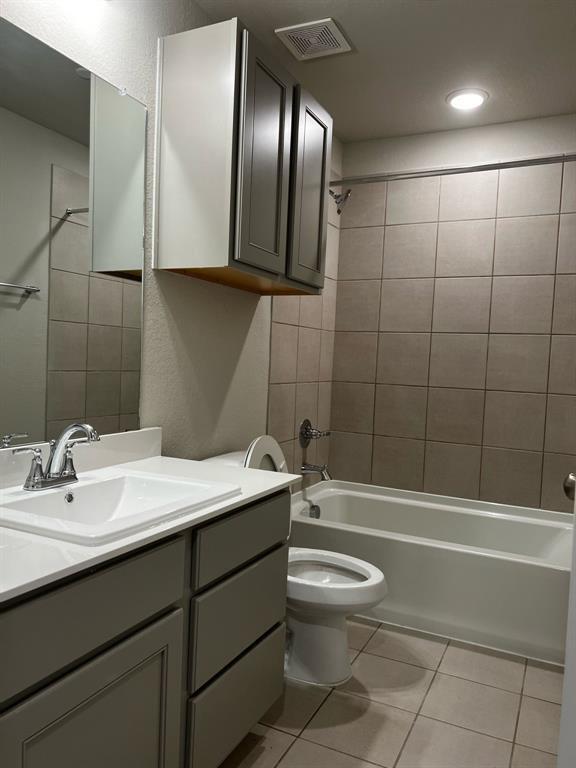 Building Photo - 8055 Scanlan Trce