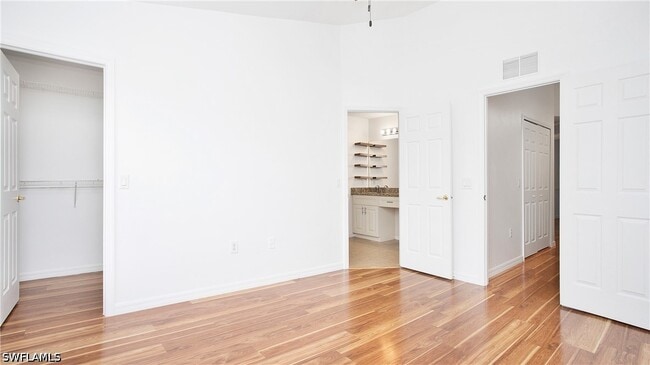 Building Photo - 880 Hampton Cir