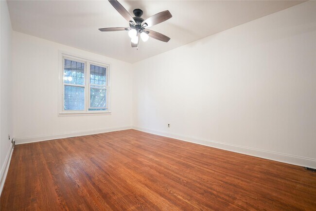 Building Photo - 1405 Burke Ave
