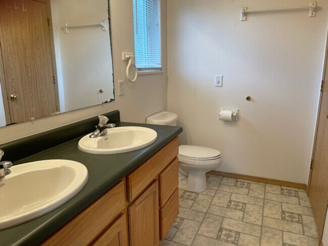 Building Photo - 4683 Bluegill Rd