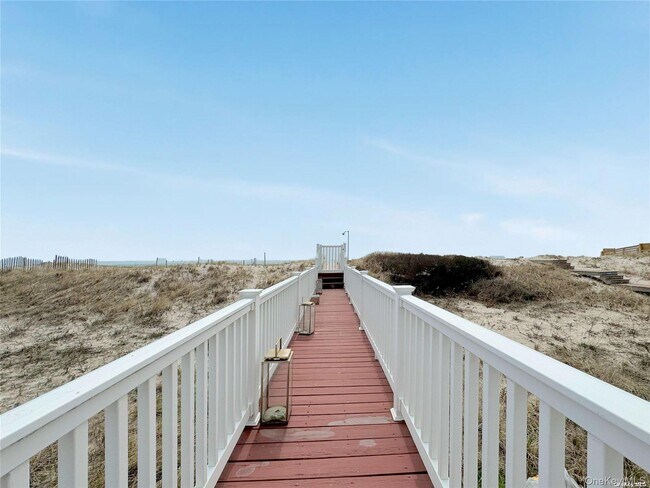 Building Photo - 771 Dune Rd