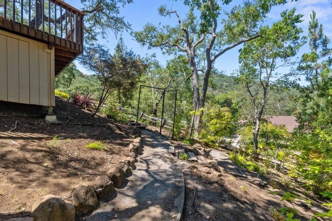 Building Photo - 7175 Red Holly Ct