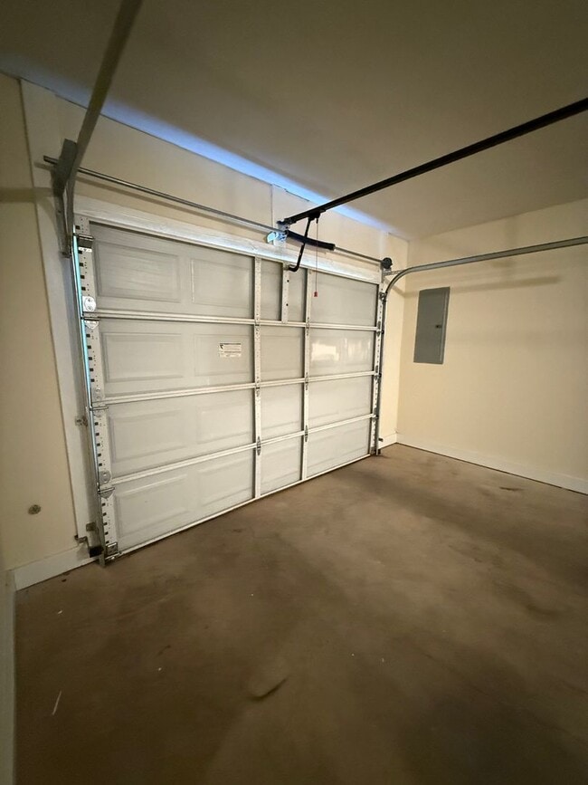 Building Photo - 1257 N Dean Rd