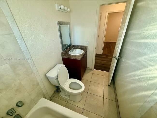 Building Photo - 1132 NW 30th Ave