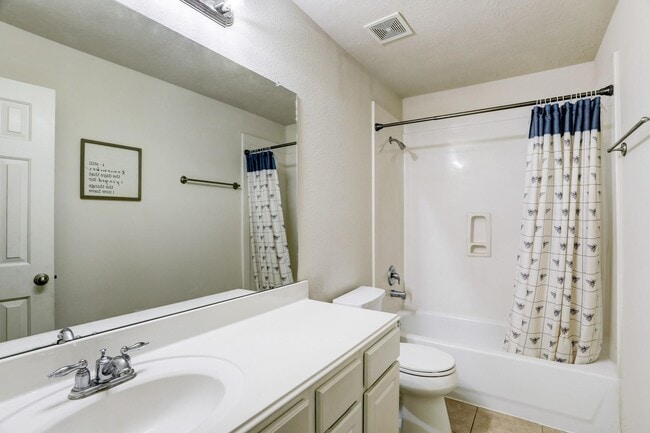 Building Photo - 7605 Waterlilly Ln