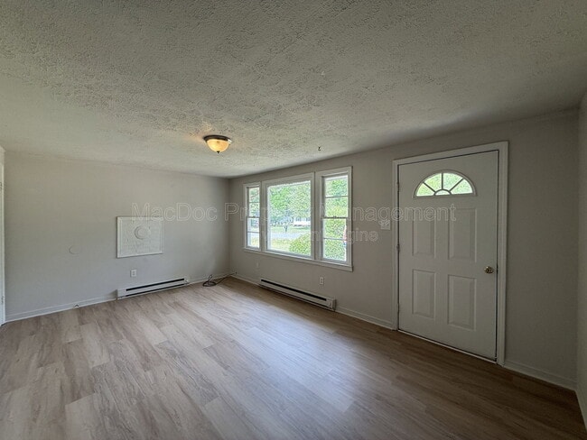 Building Photo - 7258 Twin Cedars Dr