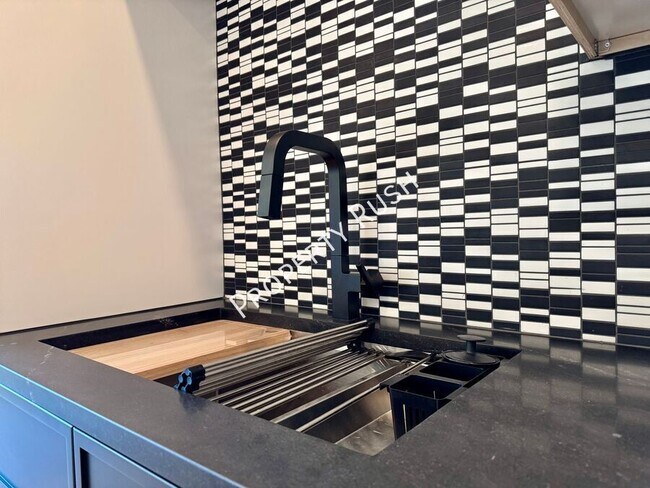 Building Photo - 1861 Zeta Way