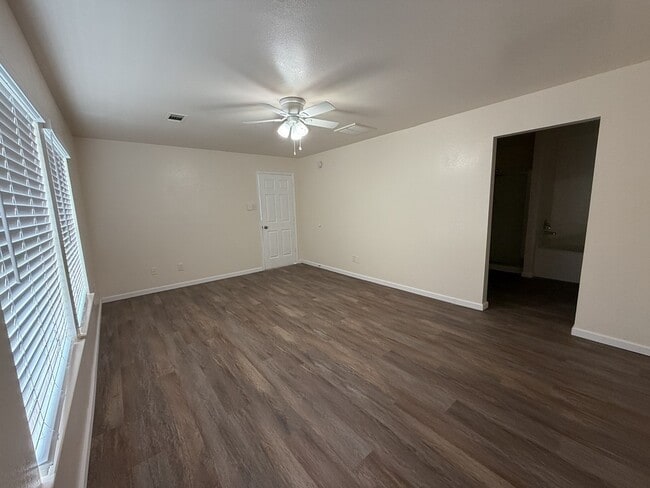 Building Photo - 10514 Encino Pass Trail