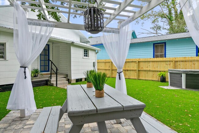 Building Photo - 140B M L King Ave