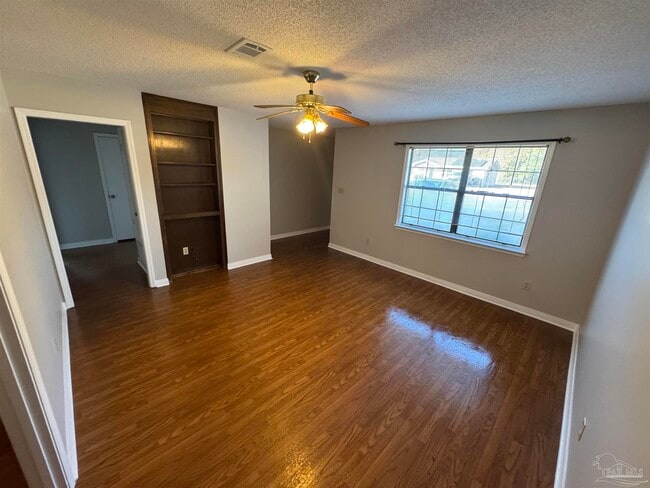 Building Photo - 6413 Kennington Cir