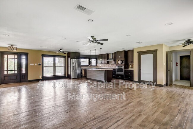 Building Photo - 112 W Mimosa Cir