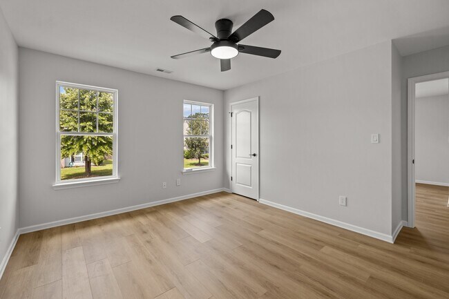 Building Photo - 3932 Chatterleigh Dr