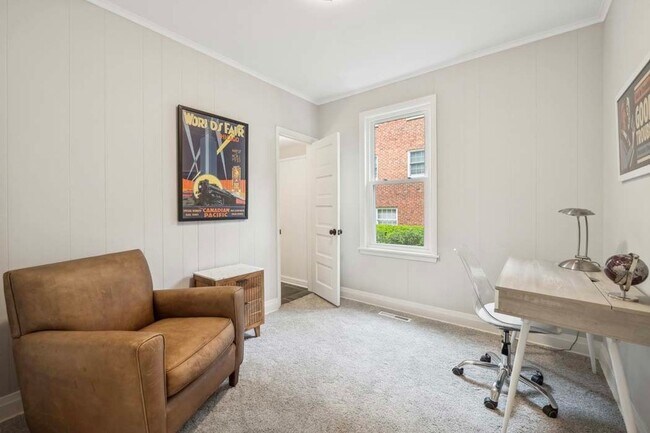 Building Photo - 2429 Central St