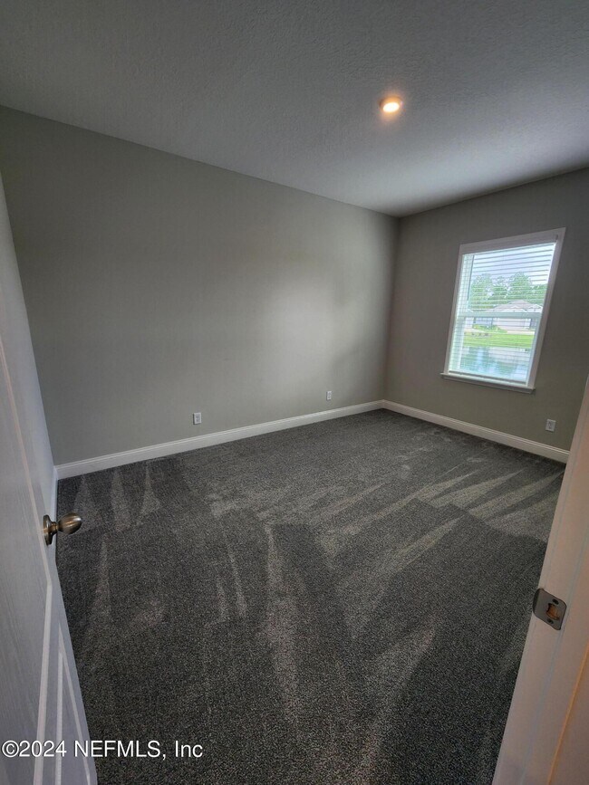 Building Photo - 2599 Lantana Ln