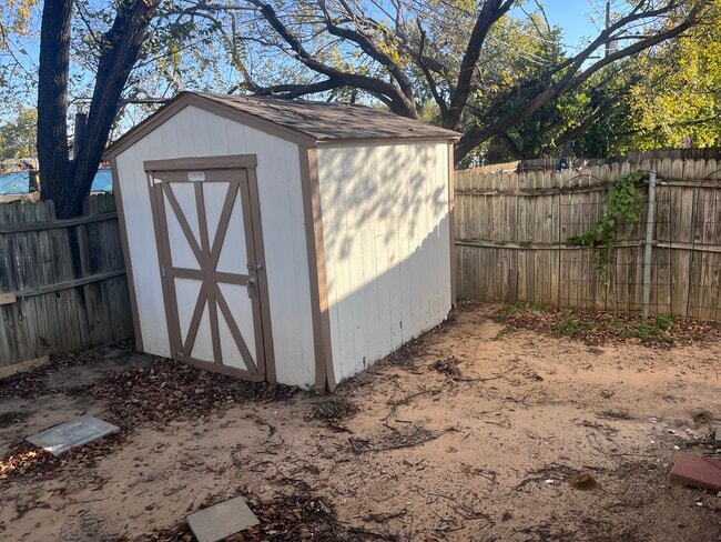 Building Photo - 312 Spring Branch Ln