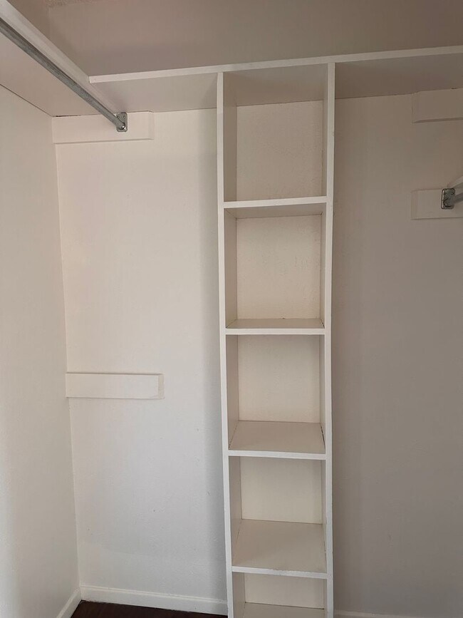 Building Photo - $1995 3 Bedroom 2 Bath 2 Car Garage in Arl...