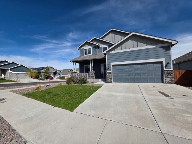 Primary Photo - Fully Finished Corner-Lot Home with Mounta...