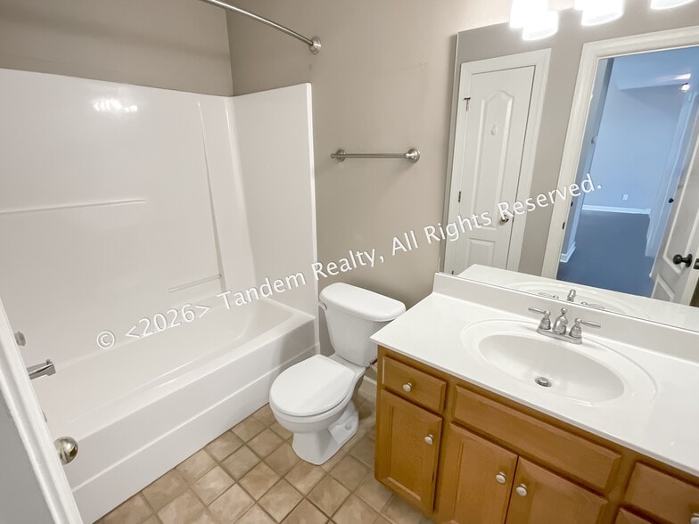 Building Photo - 6500 Lampe Ct