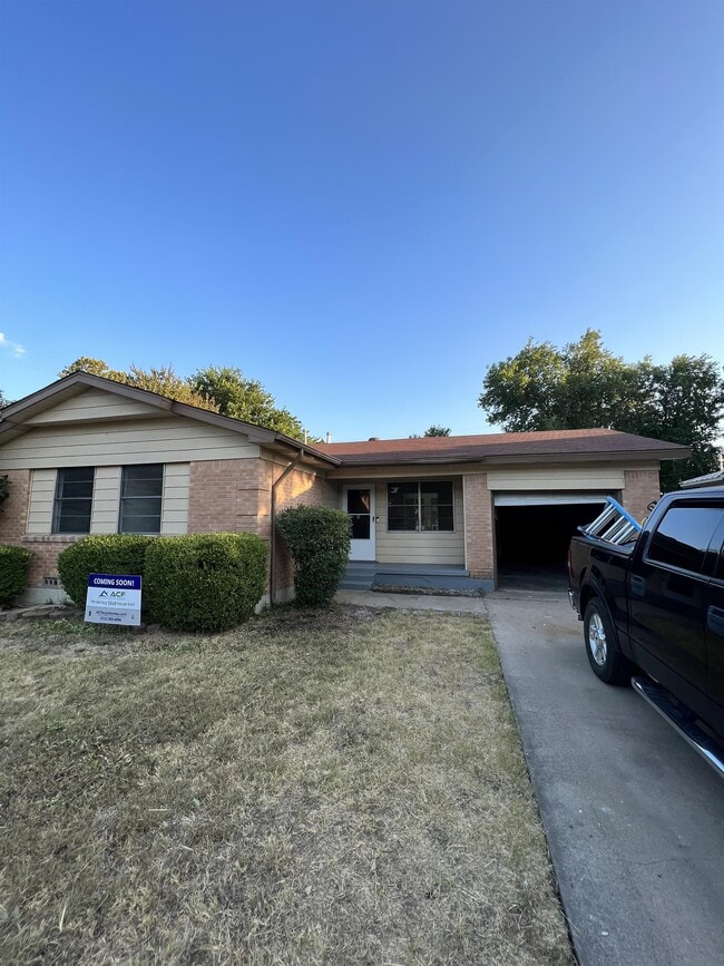 Building Photo - 1402 Missouri Ave