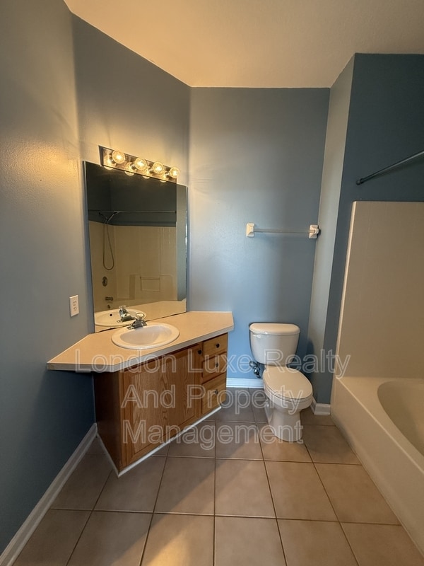 Building Photo - 7990 Baymeadows Rd