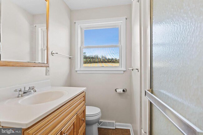 Building Photo - 213 Sunset Dr