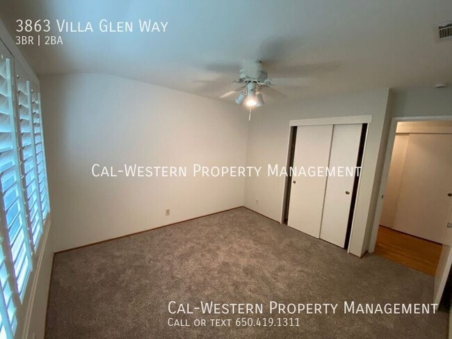 Building Photo - 3863 Villa Glen Way