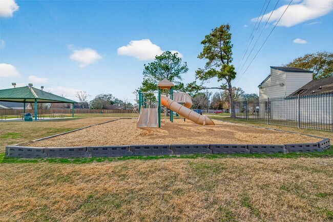 Building Photo - 4251 Southchase Ln