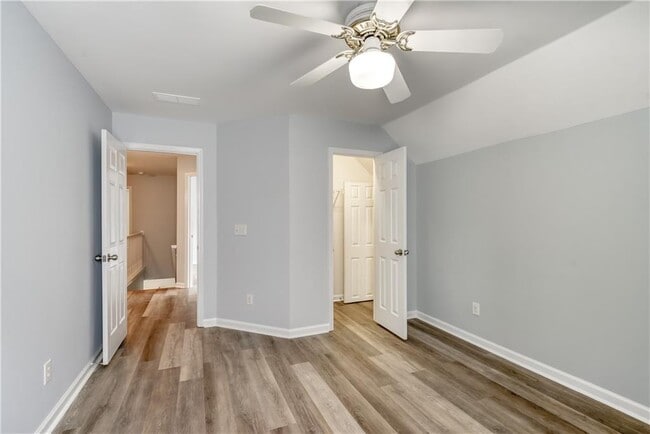 Building Photo - 355 Lamme Chase
