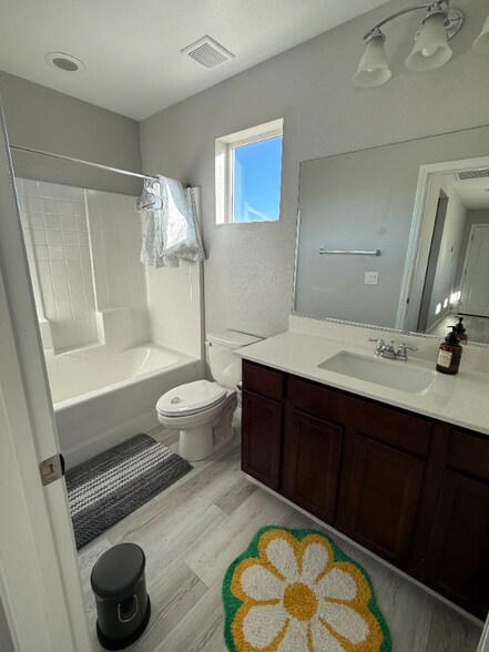 Building Photo - 2320 Stone Well Rd