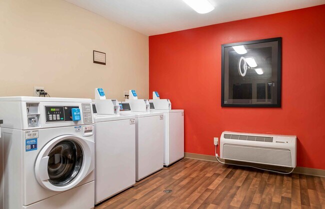 Building Photo - Furnished Studio-Detroit - Sterling Heights
