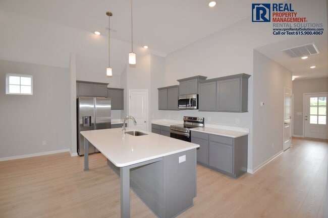 Building Photo - 1142 Bluecreek Cir
