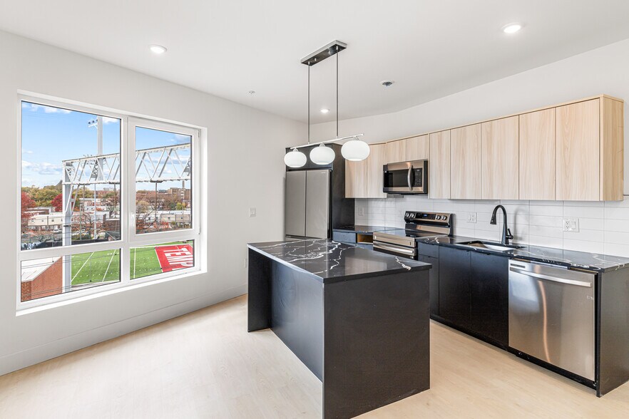 Primary Photo - 2132 N 10th St