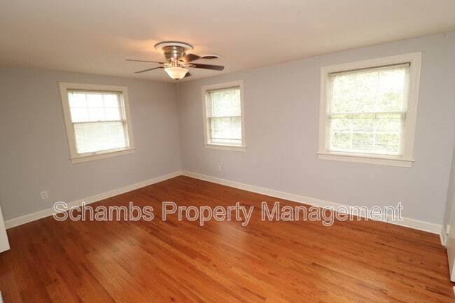 Building Photo - 1000 Nichols Dr