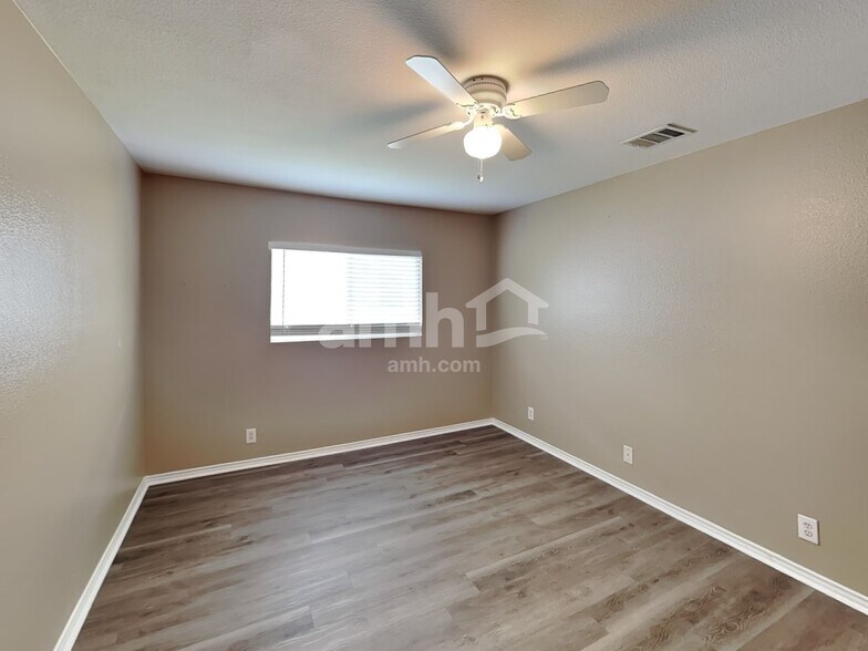 Building Photo - 12614 Sunny Wonder