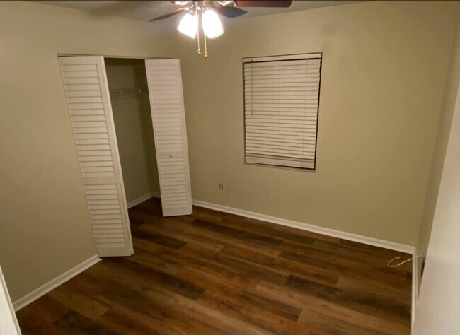 Building Photo - 3957 S Ventura Ave