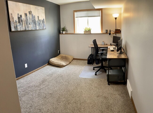 Building Photo - 3016 Maple Valley Dr