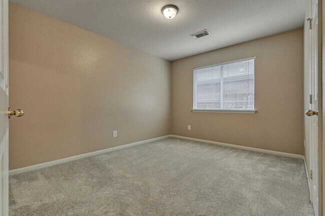 Building Photo - 183 Fairwind Trail Dr