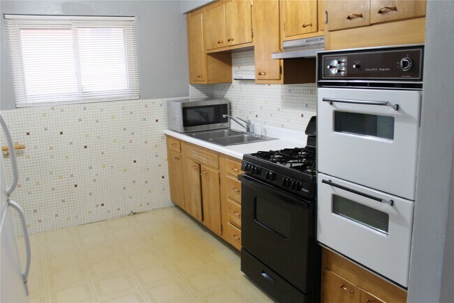 Building Photo - 7428 Morgan Ford Rd