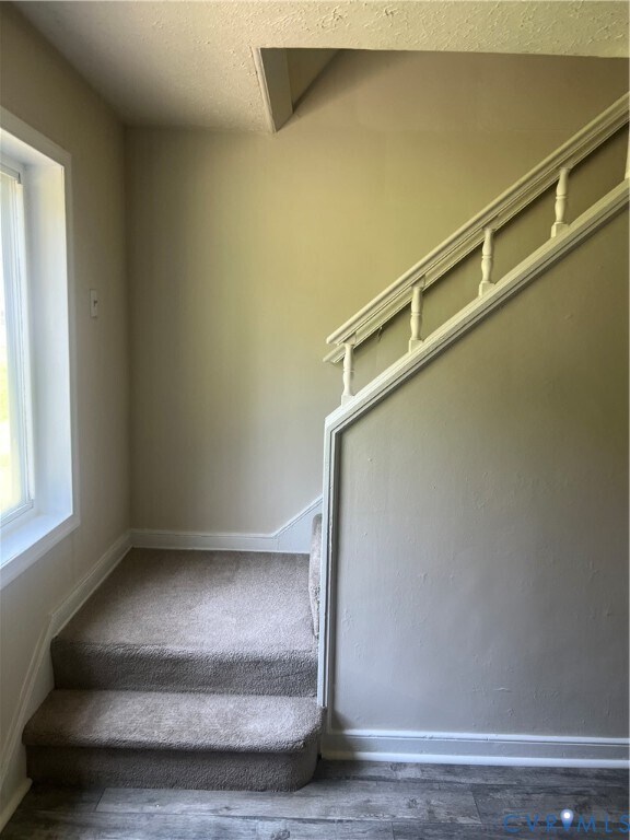 Building Photo - 301 Monticello Dr