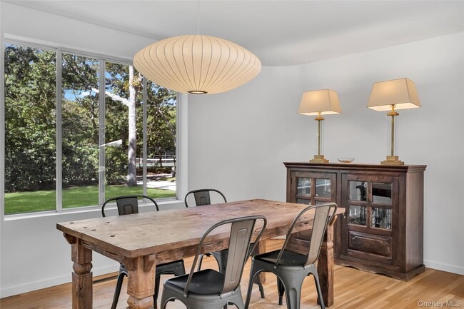 Building Photo - 26 Wintergreen Way