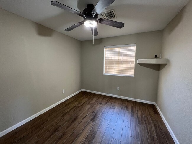 Building Photo - CULDESAC HOME IN ESTRELLA!