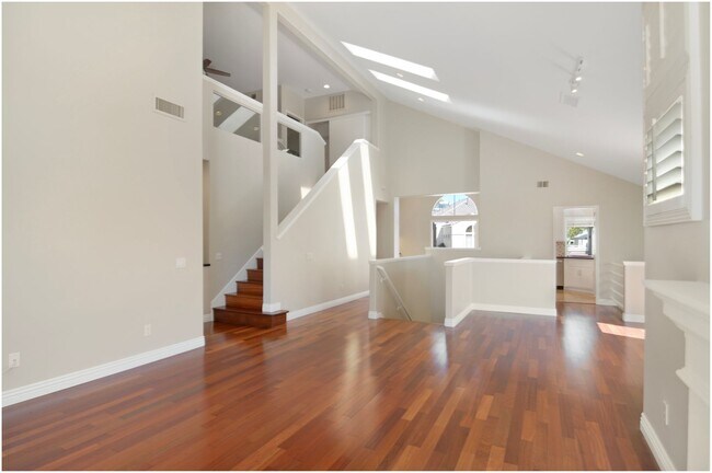 Building Photo - 2 Bedroom Plus Loft - Laguna Niguel Condo!