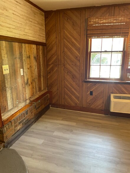 Building Photo - 603 Dawn Dr
